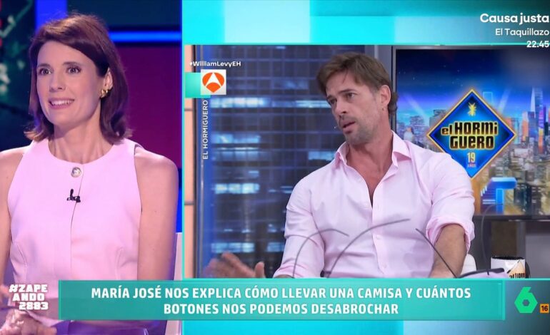 Camisa abierta ¿sí o no? La experta en protocolo María José Gómez y Verdú explica qué dice la etiqueta