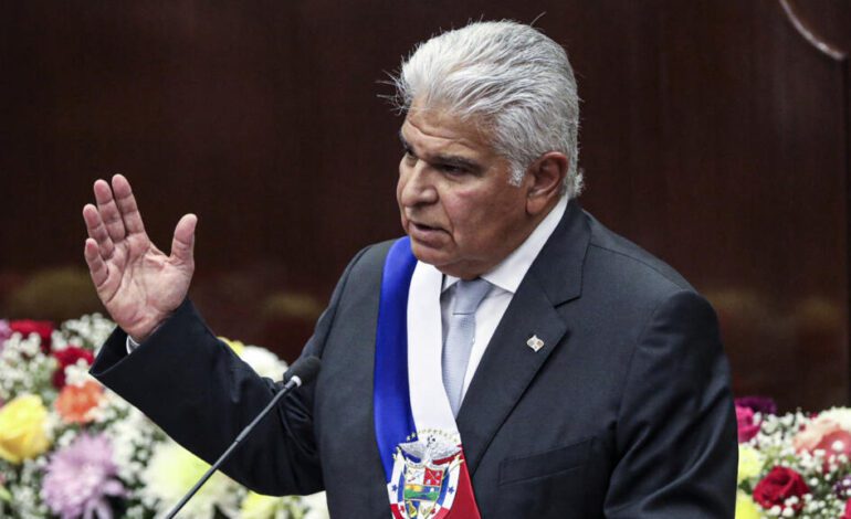 Tras un año en el poder en Panamá, Mulino promete no "ceder ni un milímetro de soberanía" ante EE. UU.