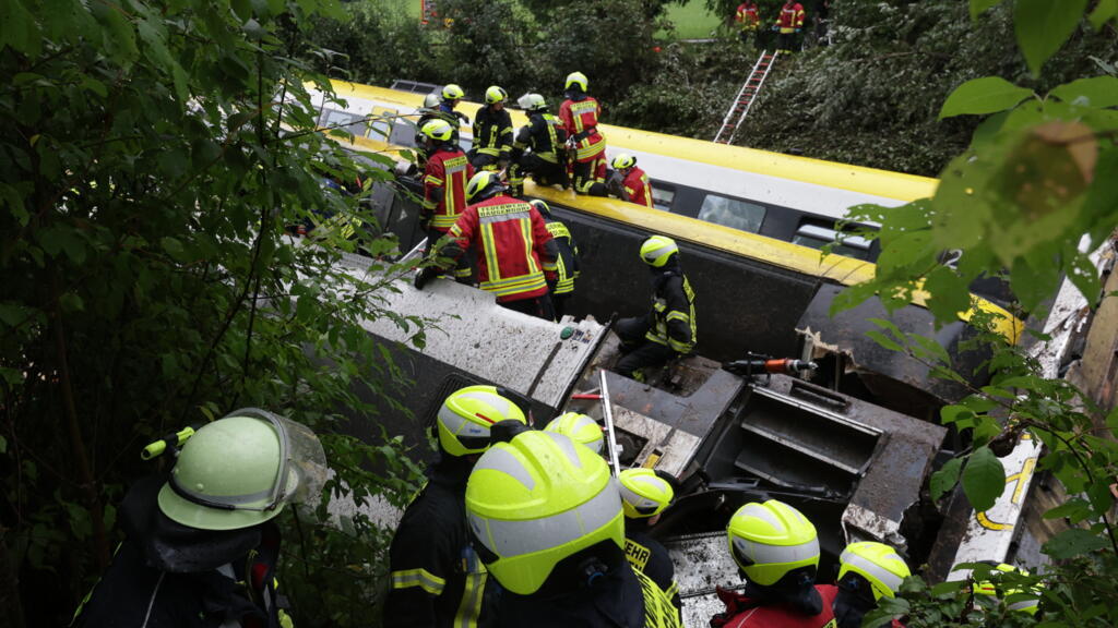Un tren se descarrila en el suroeste de Alemania y deja al menos tres muertos
