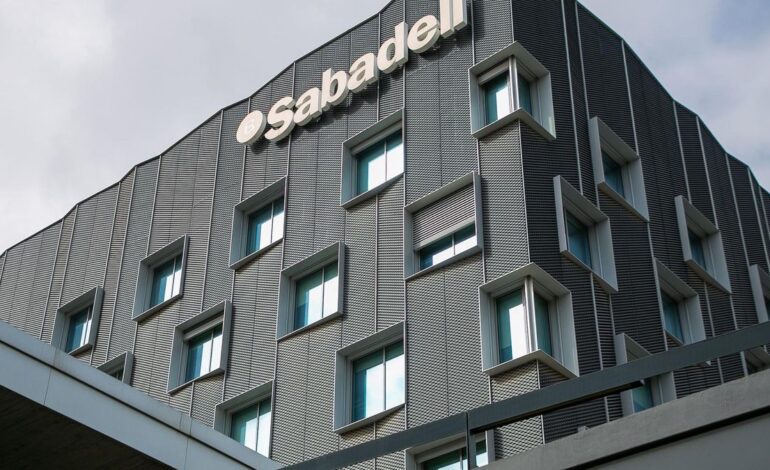 Sabadell defiende ante la CNMV que la venta de TSB no entorpece la OPA del BBVA