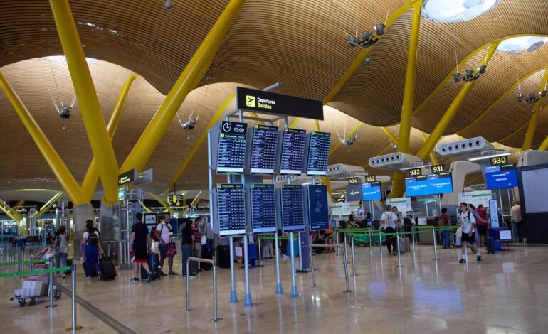 La caída de turistas de EEUU podría restar hasta un punto porcentual al crecimiento del PIB turístico español en 2025