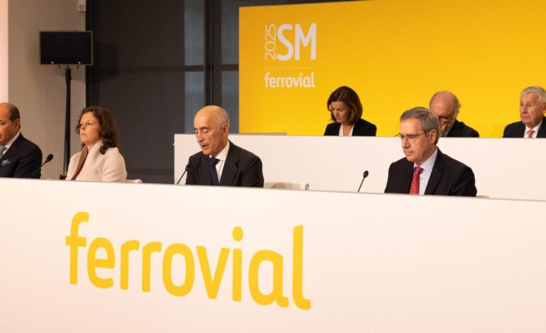 Ferrovial trata de sujetarse en el soporte de los 44,28 euros, base de su actual rango lateral
