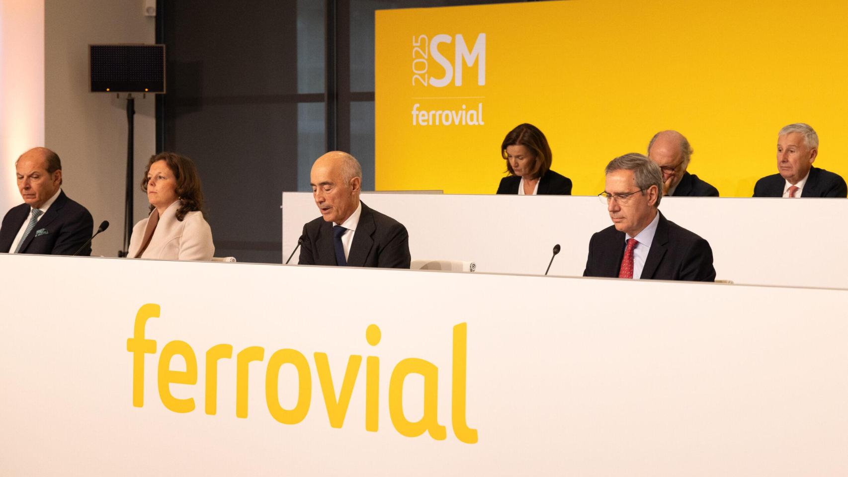 Ferrovial trata de sujetarse en el soporte de los 44,28 euros, base de su actual rango lateral