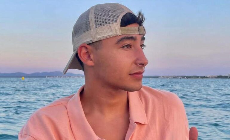 Imágenes del día: la foto del hijo mayor de Juan del Val y Nuria Roca que confirma que está en el equipo 'La isla de las tentaciones'