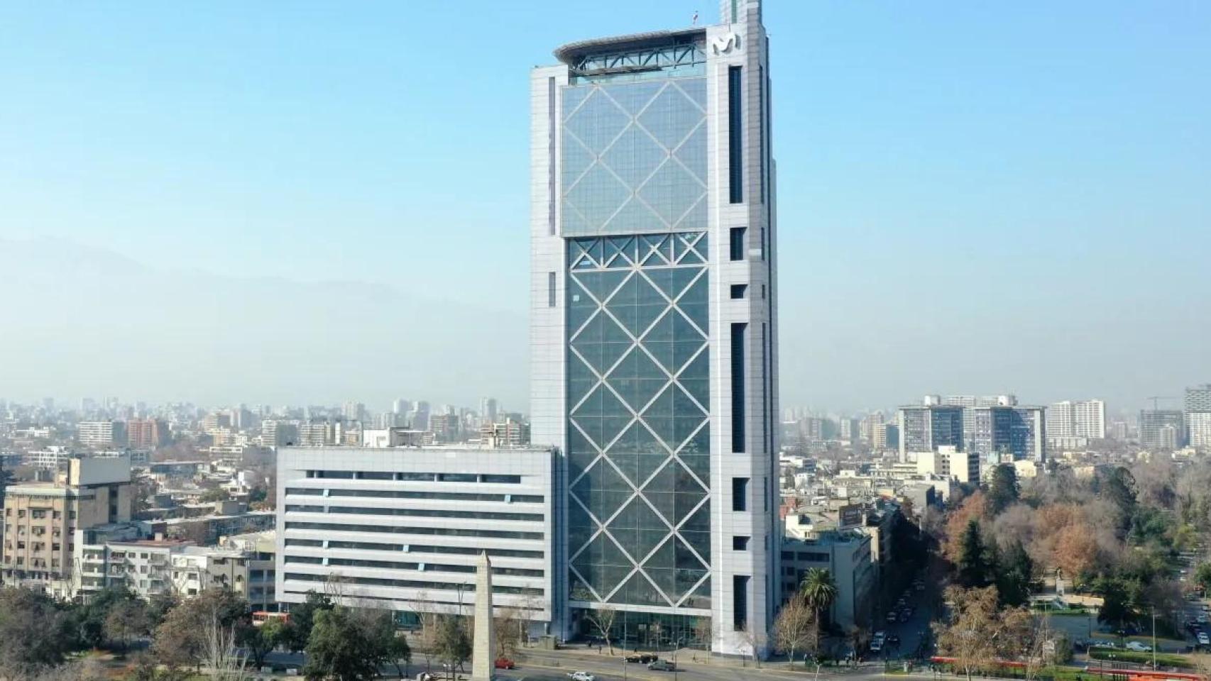 Telefónica retoma el proceso de venta de su sede en Chile para fortalecer sus inversiones