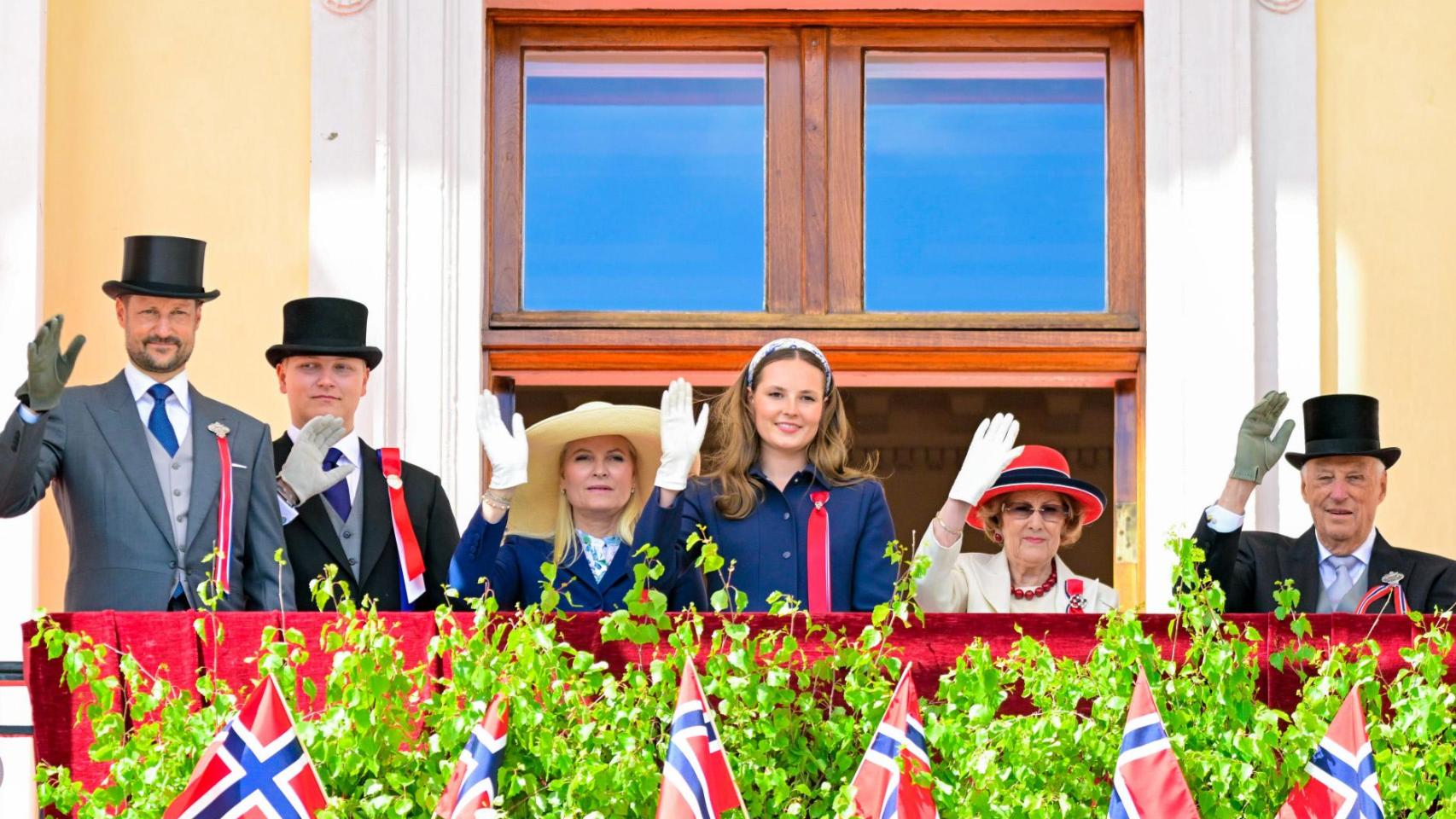 La reaparición de la Familia Real noruega al completo después de que imputaran a Marius Borg por 23 delitos