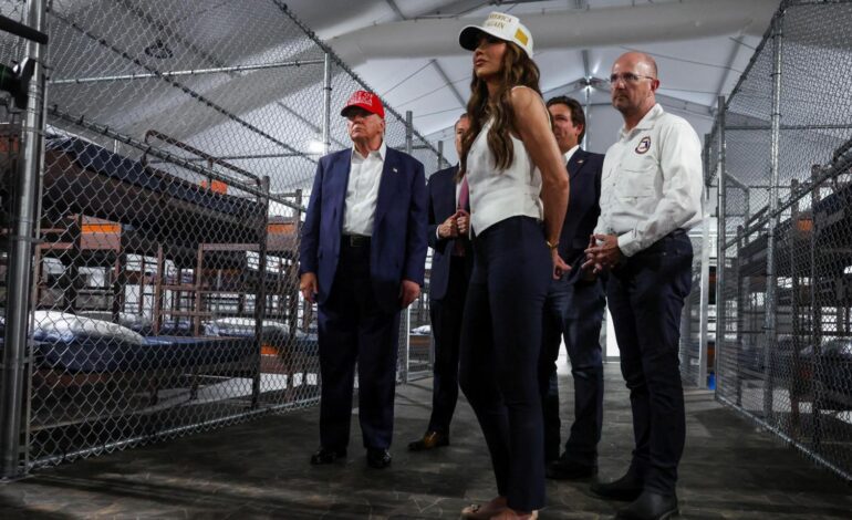 Trump inaugura Alligator Alcatraz, una megacárcel para 5.000 inmigrantes rodeada de caimanes en Florida
