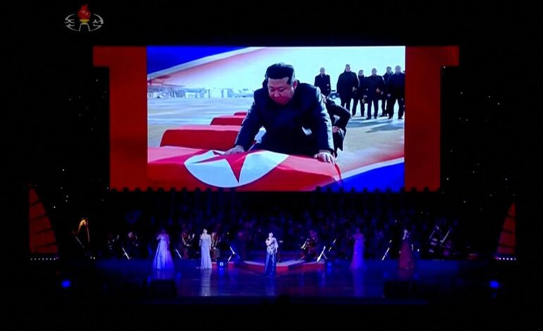 Kim Jong-un llora a los soldados norcoreanos que han muerto luchando con Putin en Ucrania en un inusual acto público