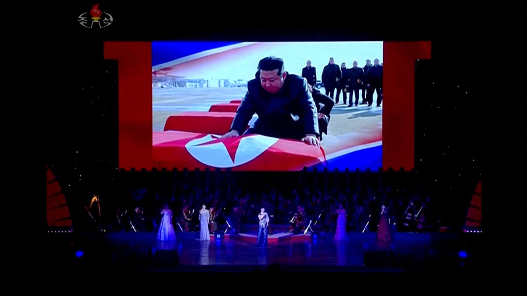 Kim Jong-un llora a los soldados norcoreanos que han muerto luchando con Putin en Ucrania en un inusual acto público