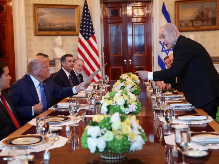 Donald Trump recibe la Carta de Nominación Nobel de la Paz promovida por Netanyahu.