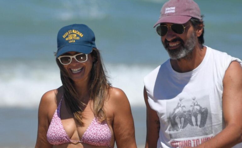 Imágenes del día: Juan del Val y Nuria Roca comienzan sus vacaciones en un destino especial junto a dos de sus hijos y los padres de ella