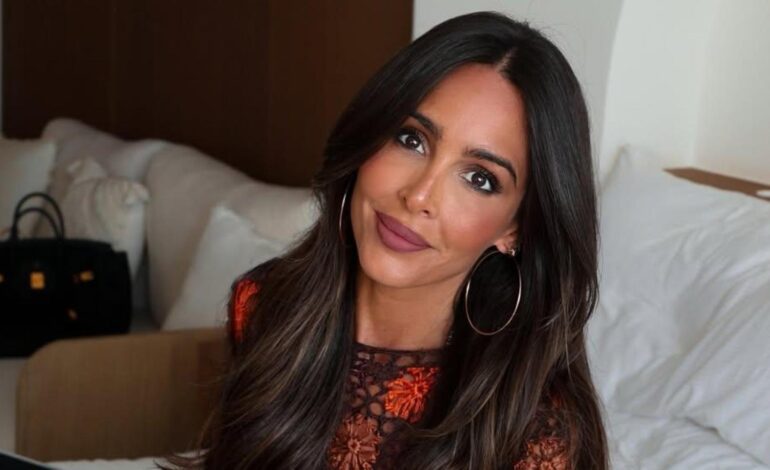 Rocío Osorno tiene el vestido de crochet de Zara perfecto para ir a la piscina este verano