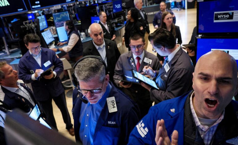 Wall Street cae con la amenaza de Trump de imponer aranceles del 35% a Canadá
