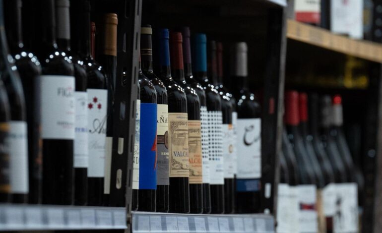 Las bodegas europeas reclaman dejar fuera al vino del arancel del 15% pactado con EEUU por el “grave impacto” en el sector