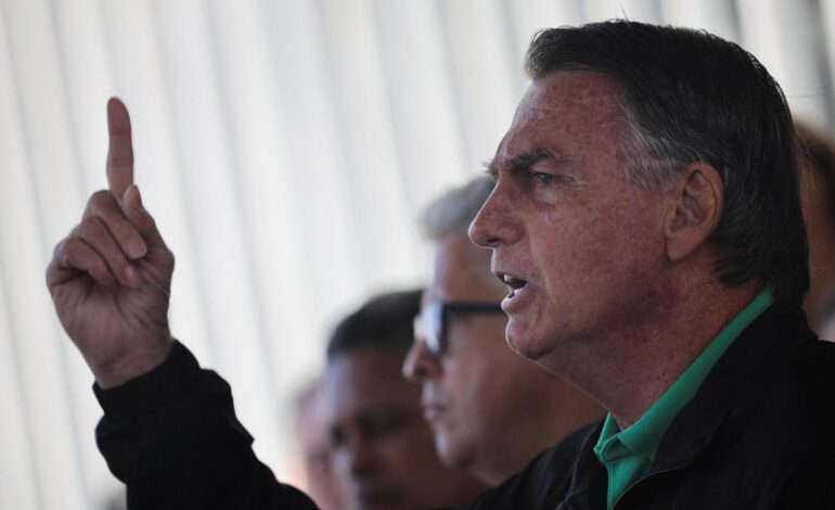 El Tribunal Supremo de Brasil impone a Bolsonaro el uso de una tobillera electrónica y le prohíbe usar redes sociales