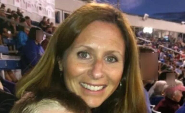 La mujer de Andy Byron abandona la casa conyugal y «se encierra» en una mansión de 2,4 millones tras la infidelidad viral