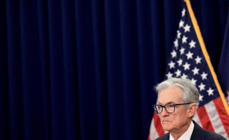 Trump vuelve a cargar contra el «idiota» de Powell y el presidente de la Fed defiende la reforma de la sede del banco central