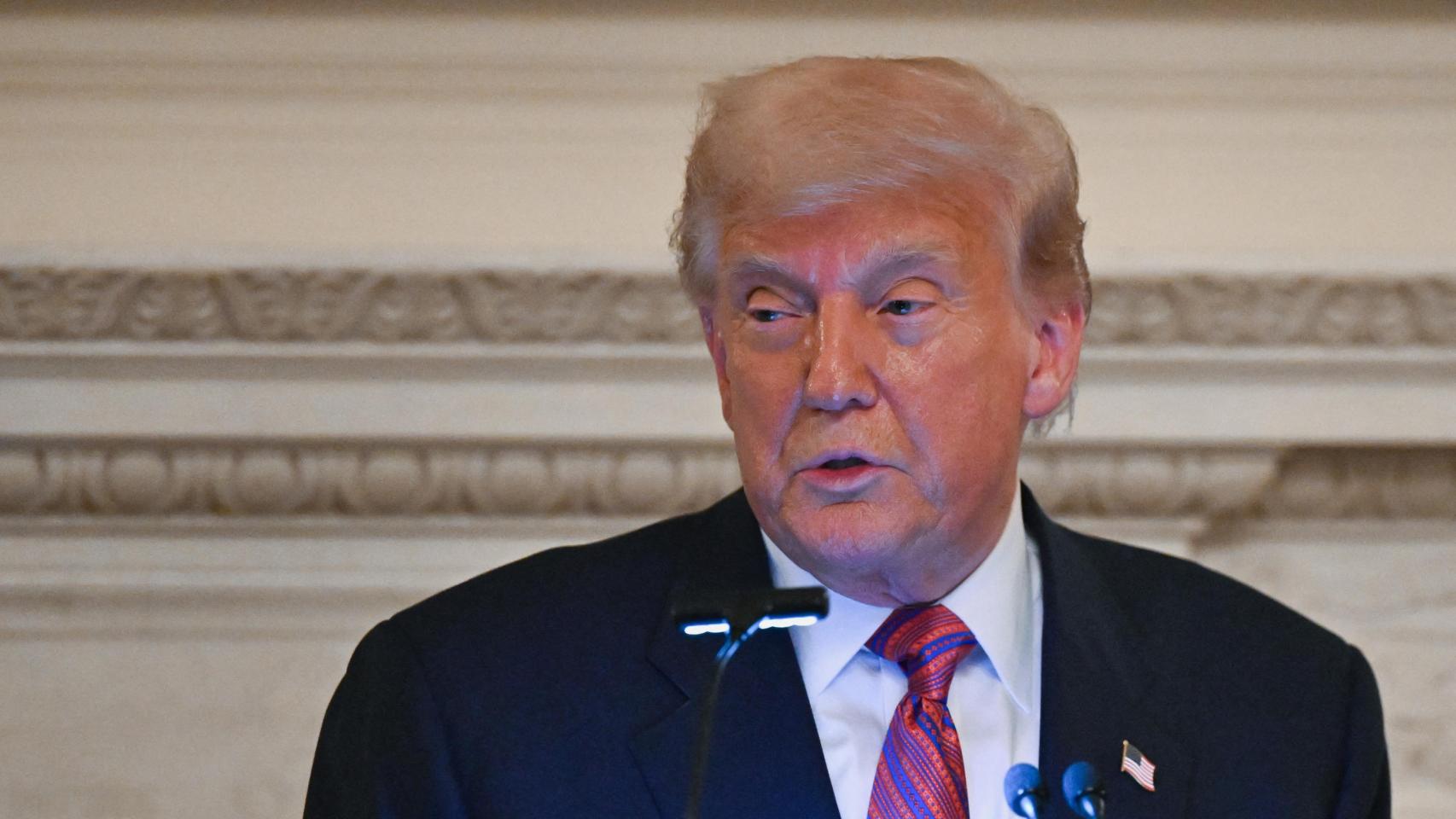 Trump tilda de «alborotadores» y de «lunáticos de izquierda» a los que exigen la publicación de los papeles del caso Jeffrey Epstein