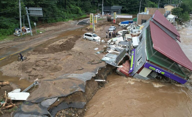 Al menos 17 muertos y 11 desaparecidos por fuertes lluvias en Corea del Sur