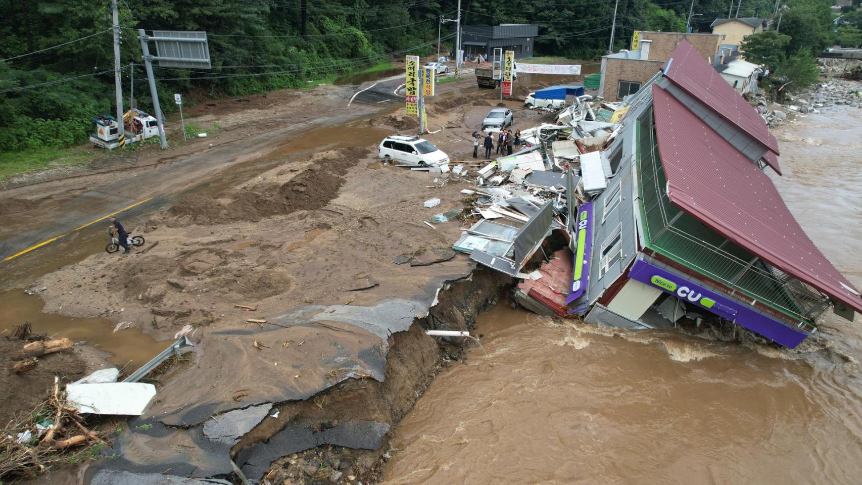Al menos 17 muertos y 11 desaparecidos por fuertes lluvias en Corea del Sur
