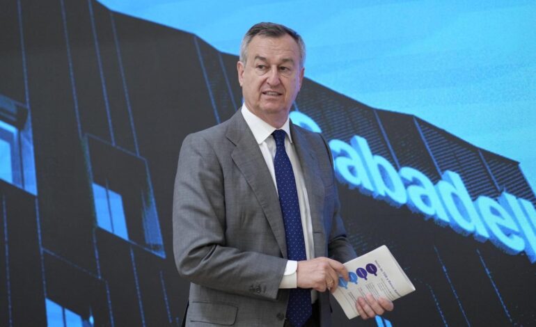 La CNMV obliga a Sabadell a aclarar ciertos aspectos de la venta de TSB para que BBVA complete el folleto de la opa