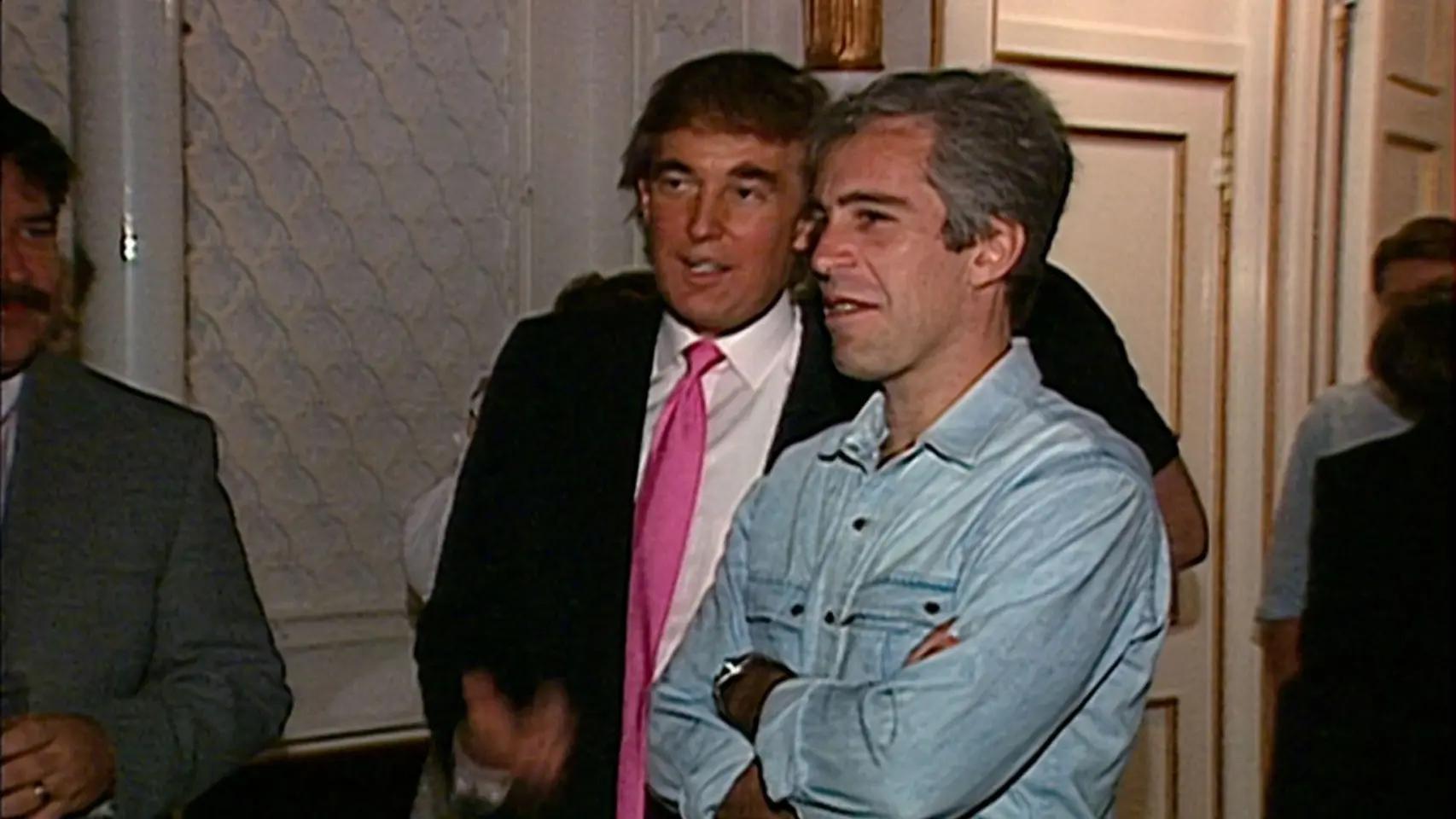 El Departamento de Justicia de EEUU avisó a Donald Trump en mayo de que su nombre figura en los ‘archivos de Epstein’