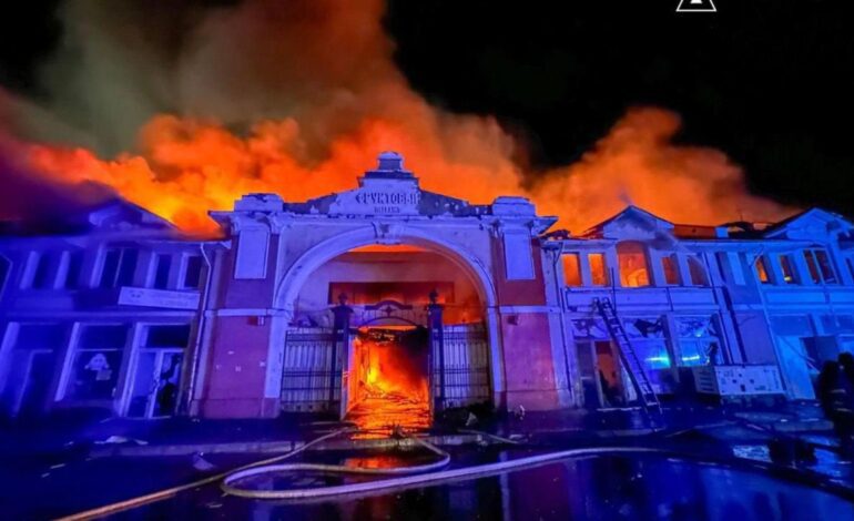 Rusia lanza un ataque masivo en Odesa tras la reunión fallida con Kiev y destruye parte de la ciudad, protegida por UNESCO