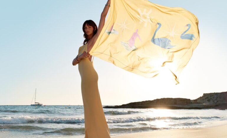 La modelo británica Mia Regan crea el armario de verano de sus sueños para H&M