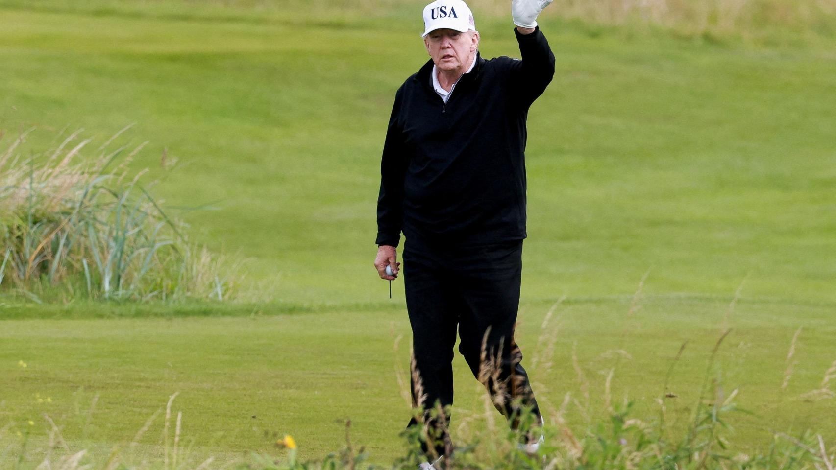 Trump insta a tomar medidas contra la inmigración y afirma que los molinos de viento «arruinan» a los europeos