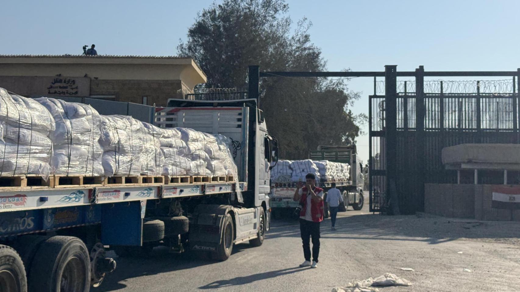 llegan a la frontera los primeros camiones