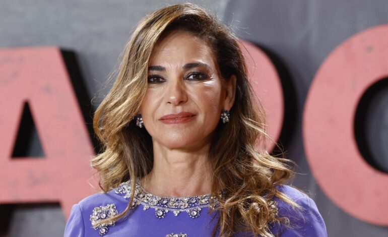 Mariló Montero gana (una vez más) el premio a la más elegante con este conjunto de falda de tul y blusa satinada