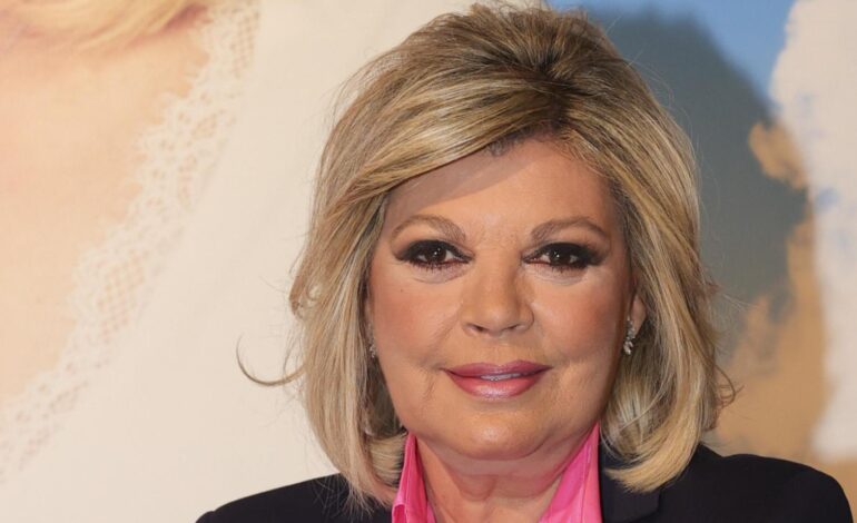 Imágenes del día: Terelu Campos se reúne con Alejandra Rubio y Carlo Costanzia en Málaga, previo a una cita muy especial