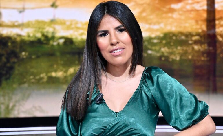«Me siento sola, aunque no lo esté»: Isa Pantoja se sincera sobre su posparto