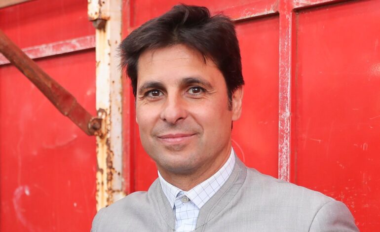 Fran Rivera deja Las Vegas y regresa a España para apoyar a Cayetano tras su detención: «Está preocupado y triste»