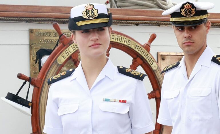 La Princesa Leonor llega a Marín y pone punto final a su travesía en el Juan Sebastián de Elcano