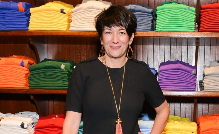 La familia de Ghislaine Maxwell lanza una ofensiva contra el sistema judicial estadounidense tras el cierre del caso Epstein