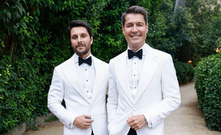 Un ‘sí, quiero’ de película: Jaime Cantizano y Miguel García se casan en el Castillo de Batres
