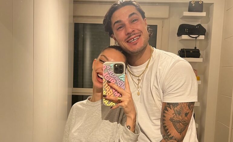 Alejandra Rubio y Carlo Costanzia, juntos en Ibiza pero sin rastro de complicidad