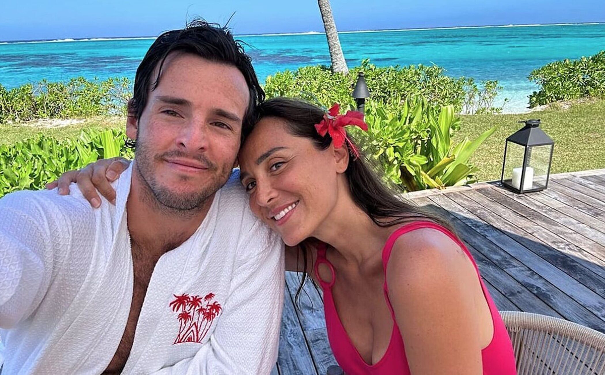 Íñigo Onieva, con actitud ausente en una cena con Tamara Falcó: «Parecía que quería irse a casa desde el minuto uno»