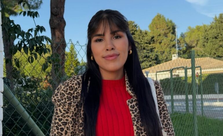 Isa Pantoja comparte el nuevo reto con su bebé: «Pensábamos que salíamos de los cólicos y ha llegado la crisis del lactante»