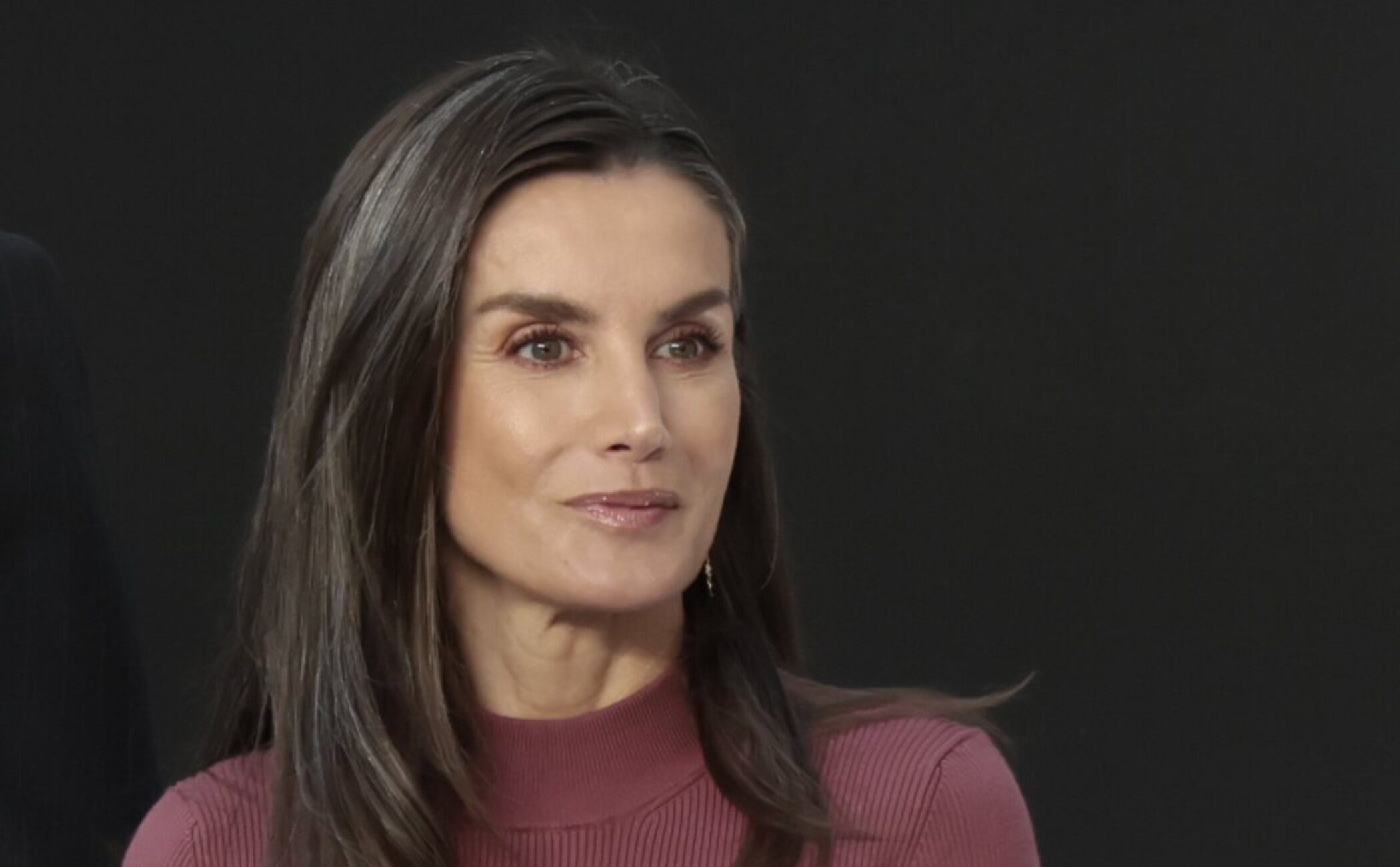 El gesto de la Reina Letizia que evidencia que sí está cómoda de vacaciones en Marivent con Felipe VI y Leonor y Sofía