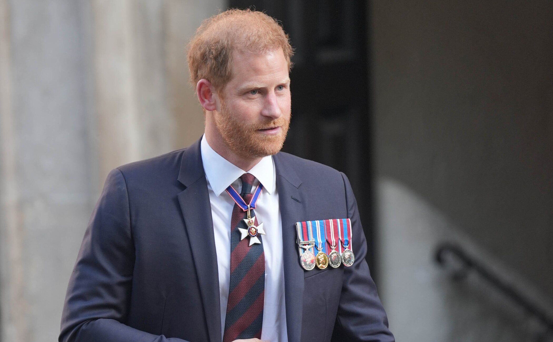 La propuesta del Príncipe Harry a la Casa Real Británica para lograr un acercamiento y aliviar tensiones