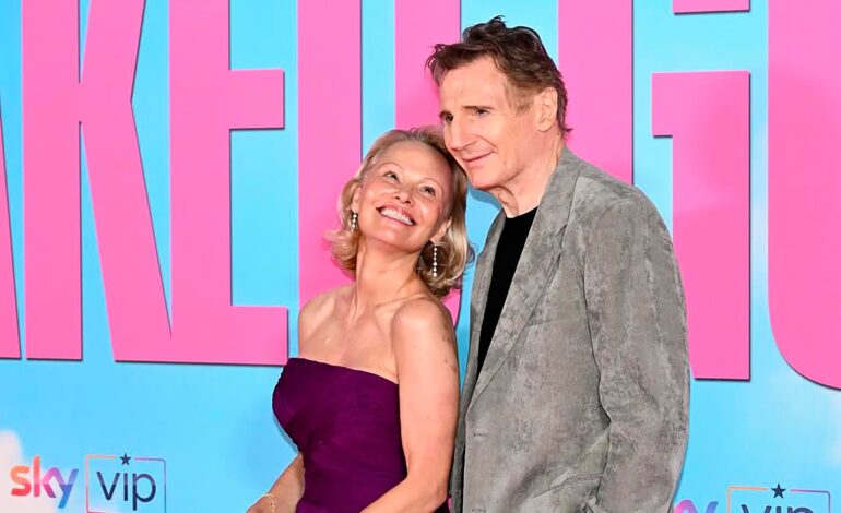 Pamela Anderson y Liam Neeson confirman su relación en plena gira de promoción de su película