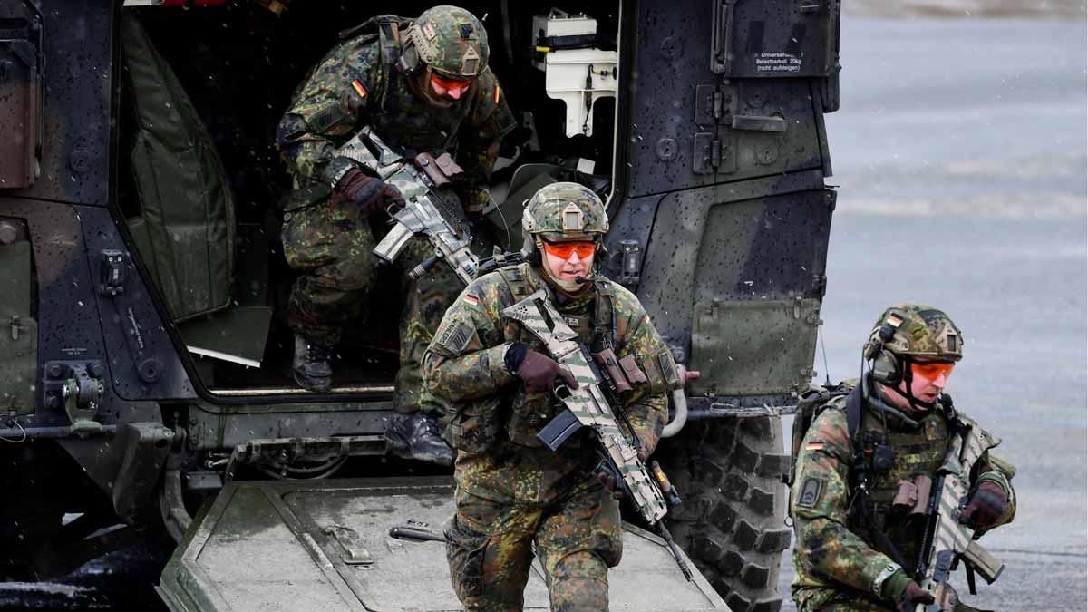 El káiser, Hitler y el miedo al nuevo rearme de Alemania