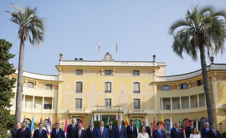 Fedea desvela que quince comunidades autónomas tienen déficit estructural, lejos de las cinco del dato oficial
