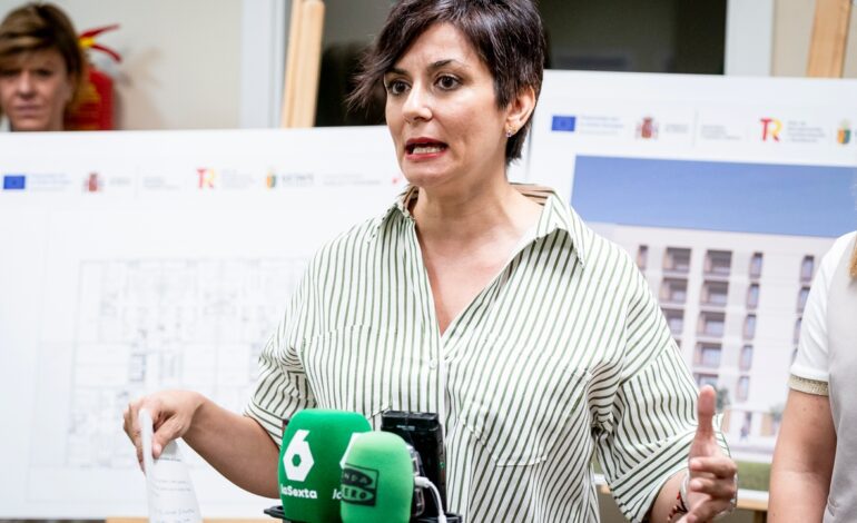 El Gobierno liquida la Sareb con el traspaso de 40.000 de sus viviendas a la nueva empresa pública para destinarlas a alquiler asequible de por vida