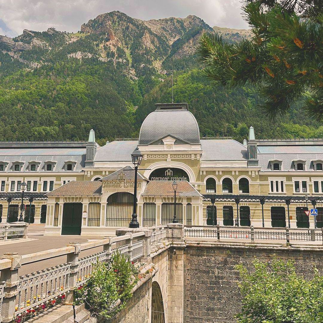 Estación Canfranc, Hotel, Huesca, Aragón