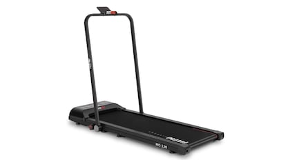Máquina en ejecución casera con soporte móvil