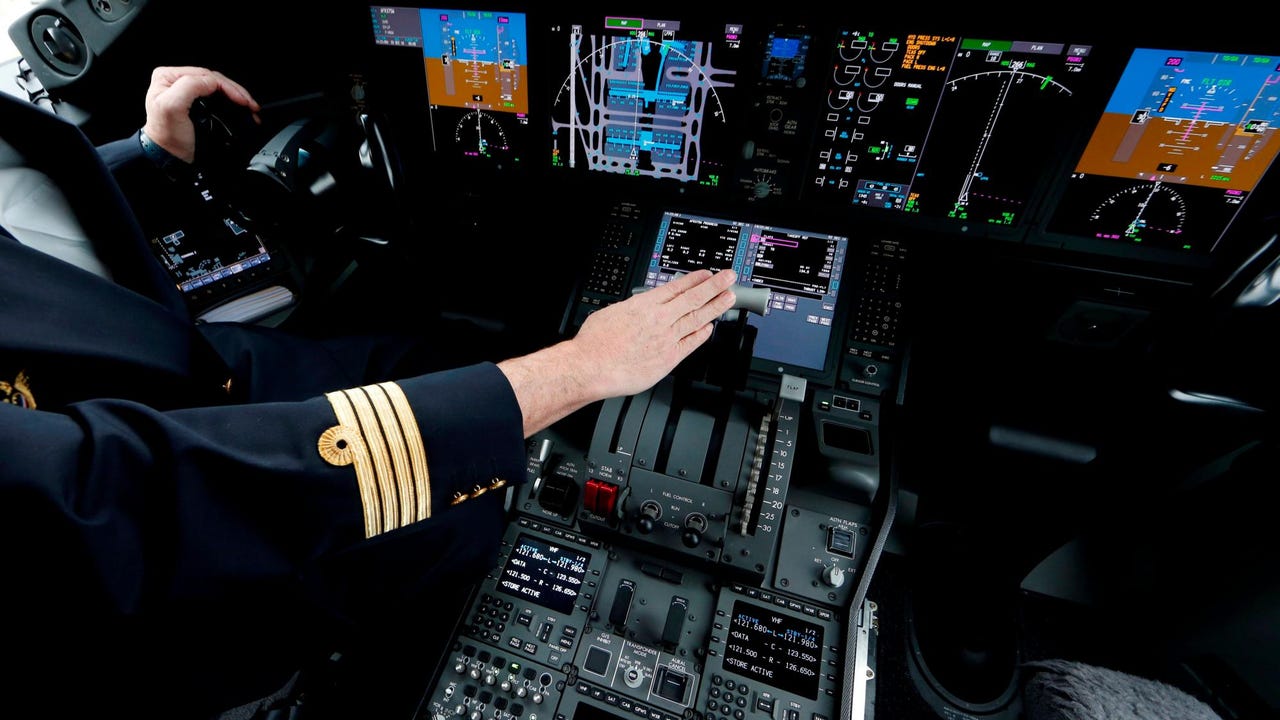 ¿Un sólo piloto en la cabina de un avión? Europa aprecia riesgos para la seguridad y los pilotos celebran la paralización del plan