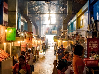 La sala de humo en el mercado de Oxaca (México).
